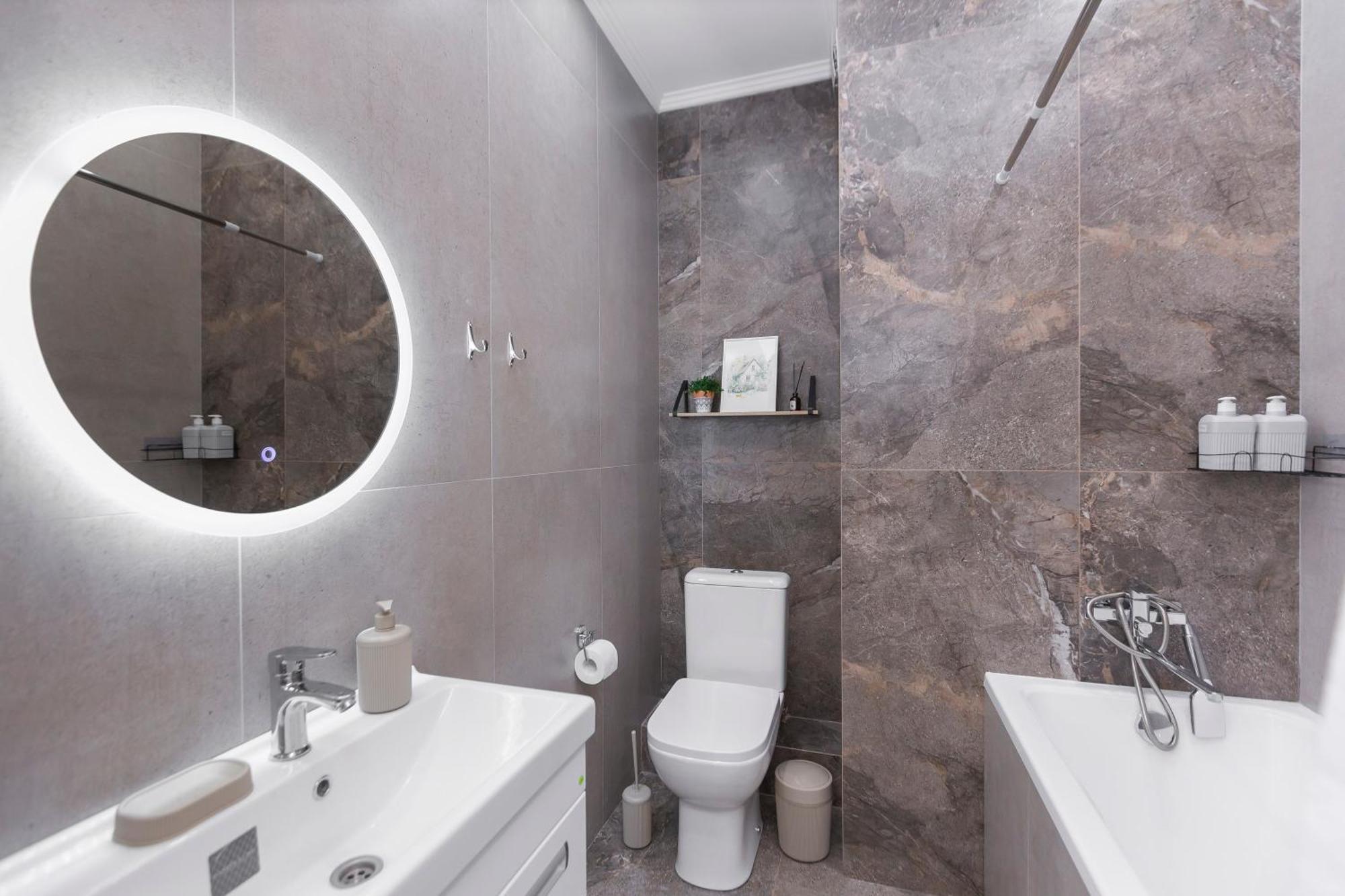 2 Room Apartment In The Center الماتي المظهر الخارجي الصورة